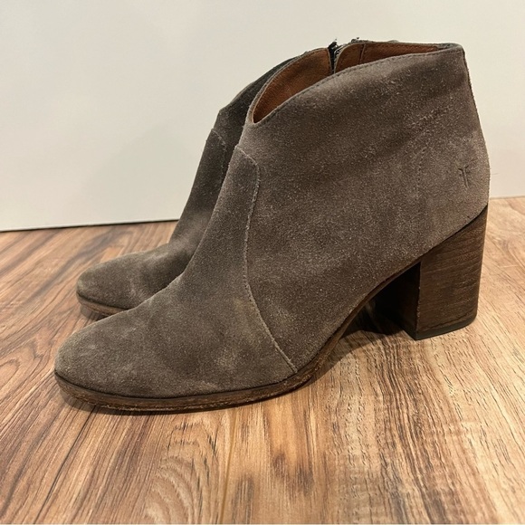 Frye Nora Zip Ankle Heeled Booties - Picture 12 of 14